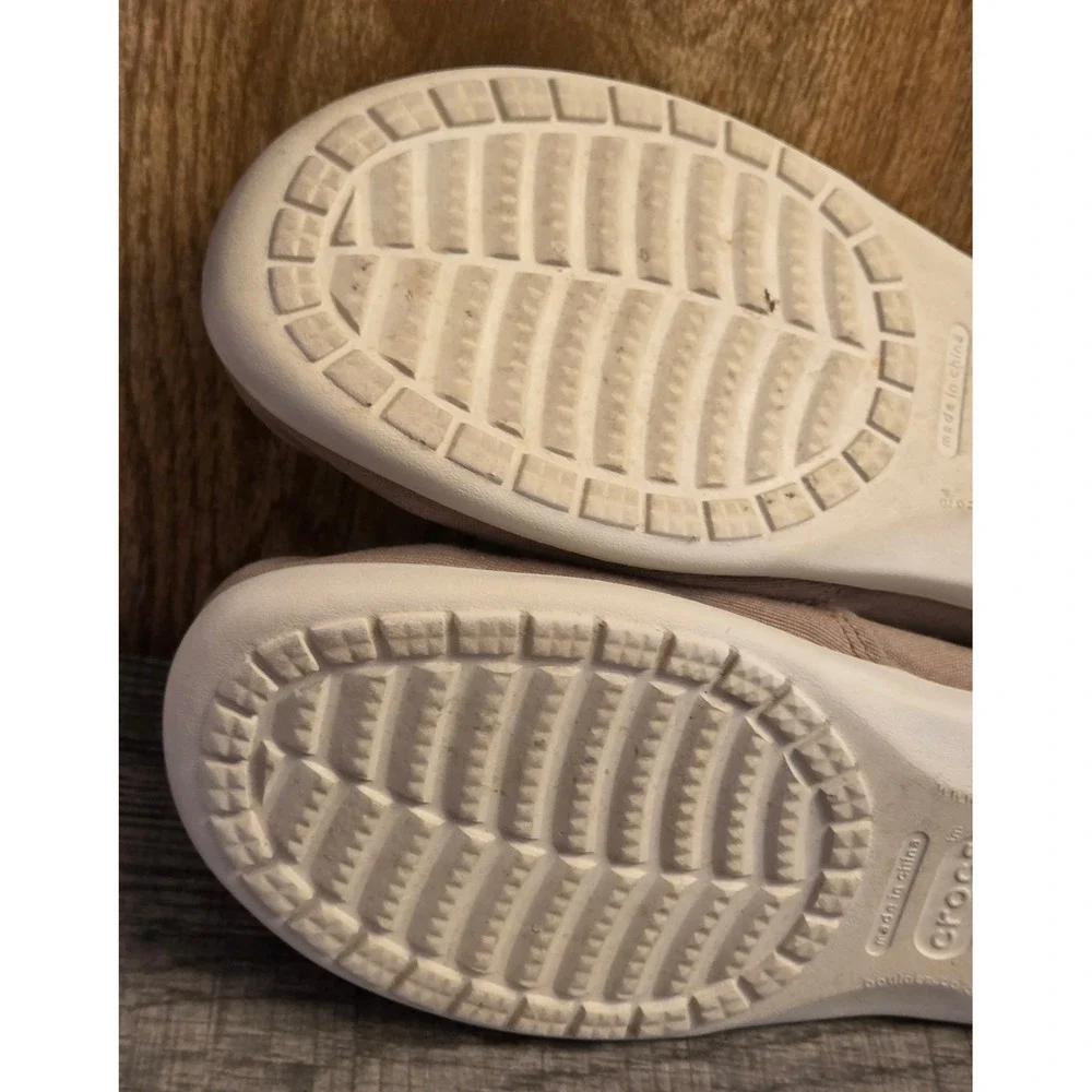 Crocs Santa Cruz Slip‎ On Loafer Shoes Juniors Size 5 Tan Brown